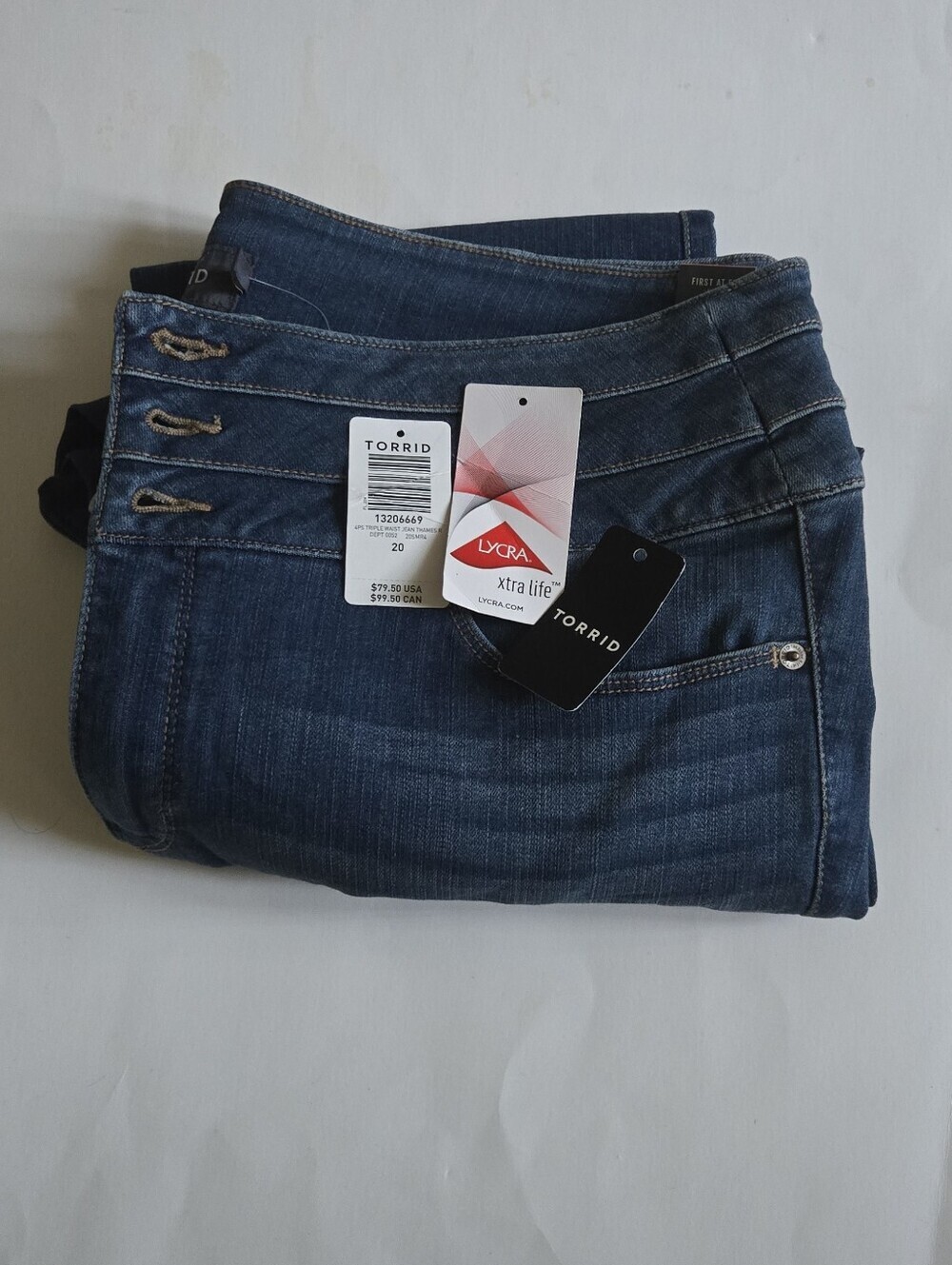 NWT Torrid Premium Triple Waist Skinny Jeans Thames Wash 20R Smoothing